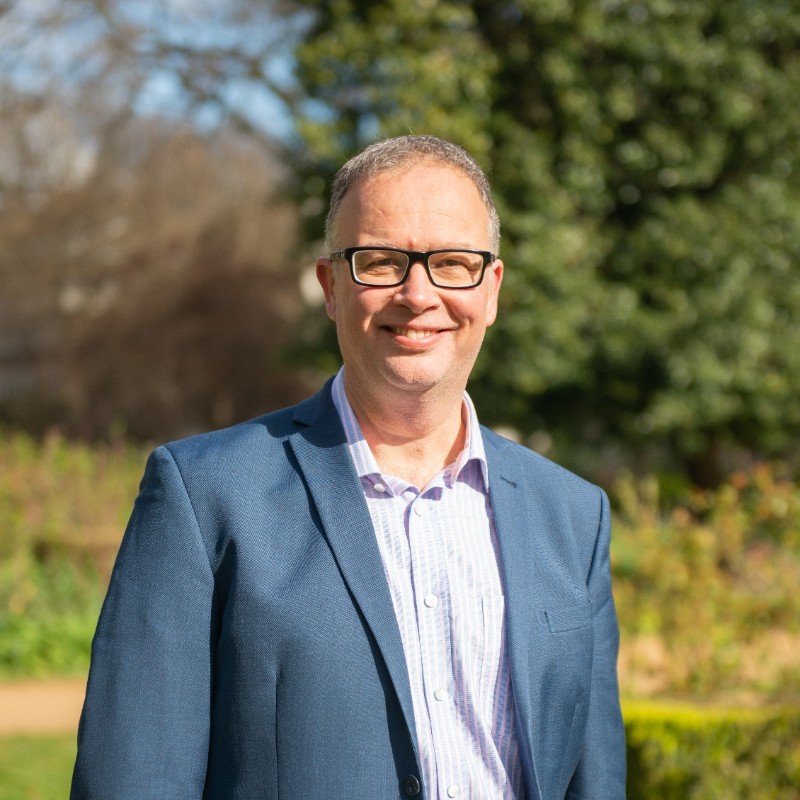 Dr Nick Van Dijk